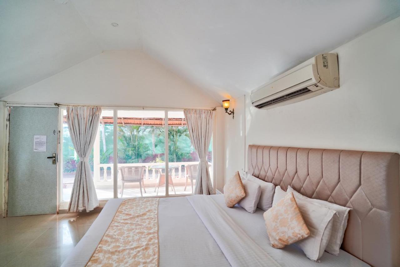 Morjim Holiday Beach Resort Exterior foto