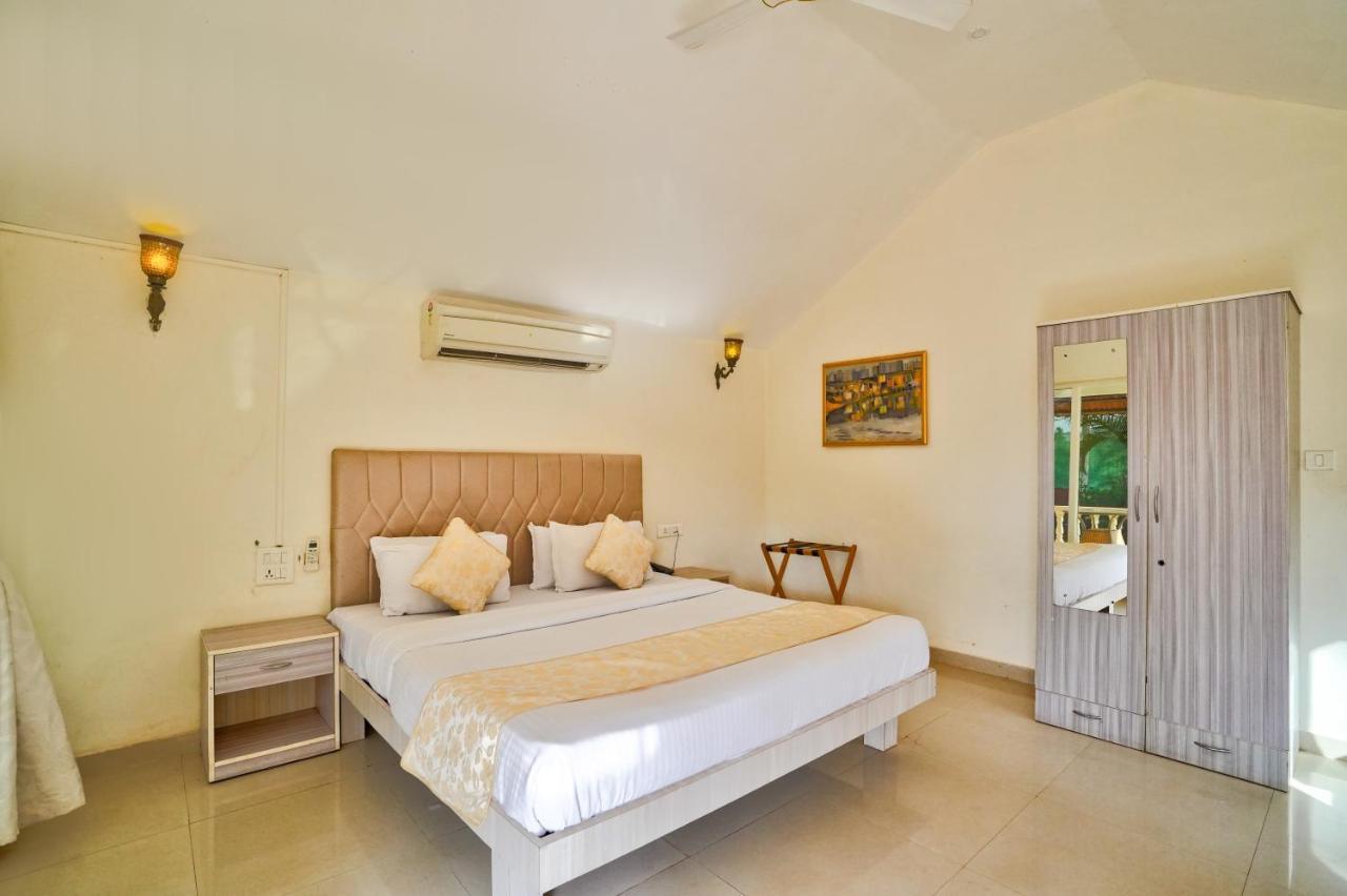Morjim Holiday Beach Resort Exterior foto