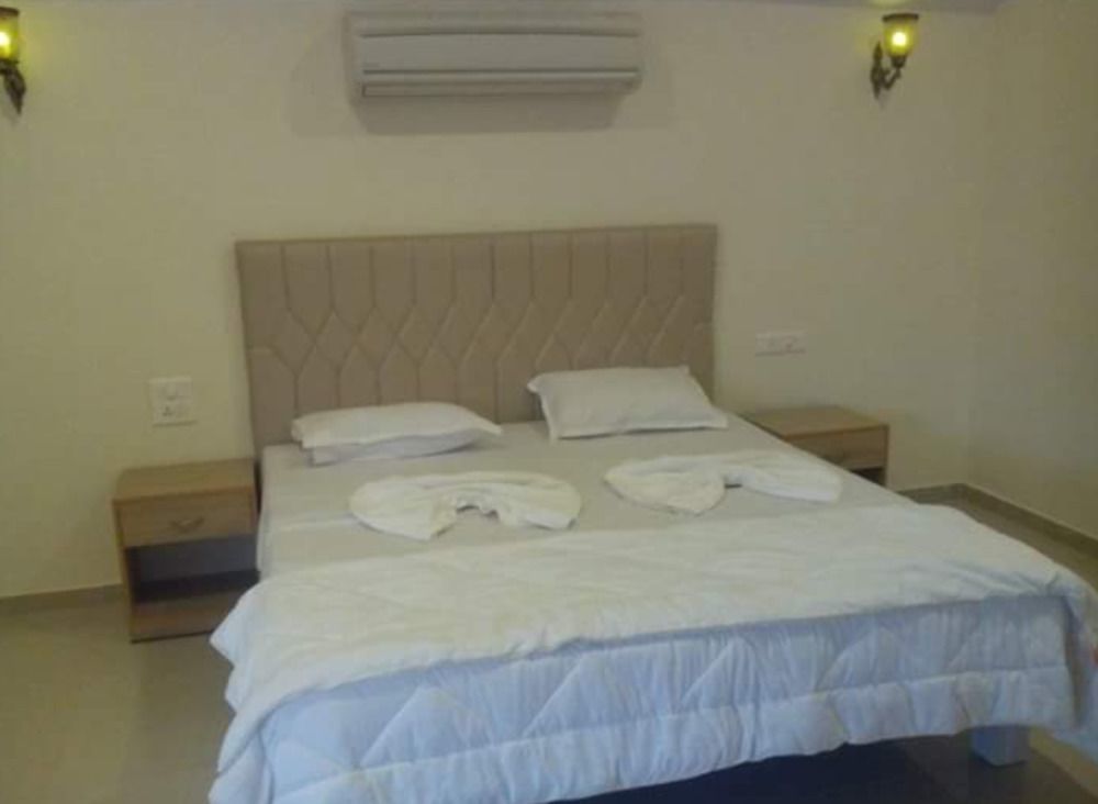 Morjim Holiday Beach Resort Exterior foto